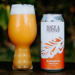 In Absentia IPA – hazy New England IPA van Brick & Feather