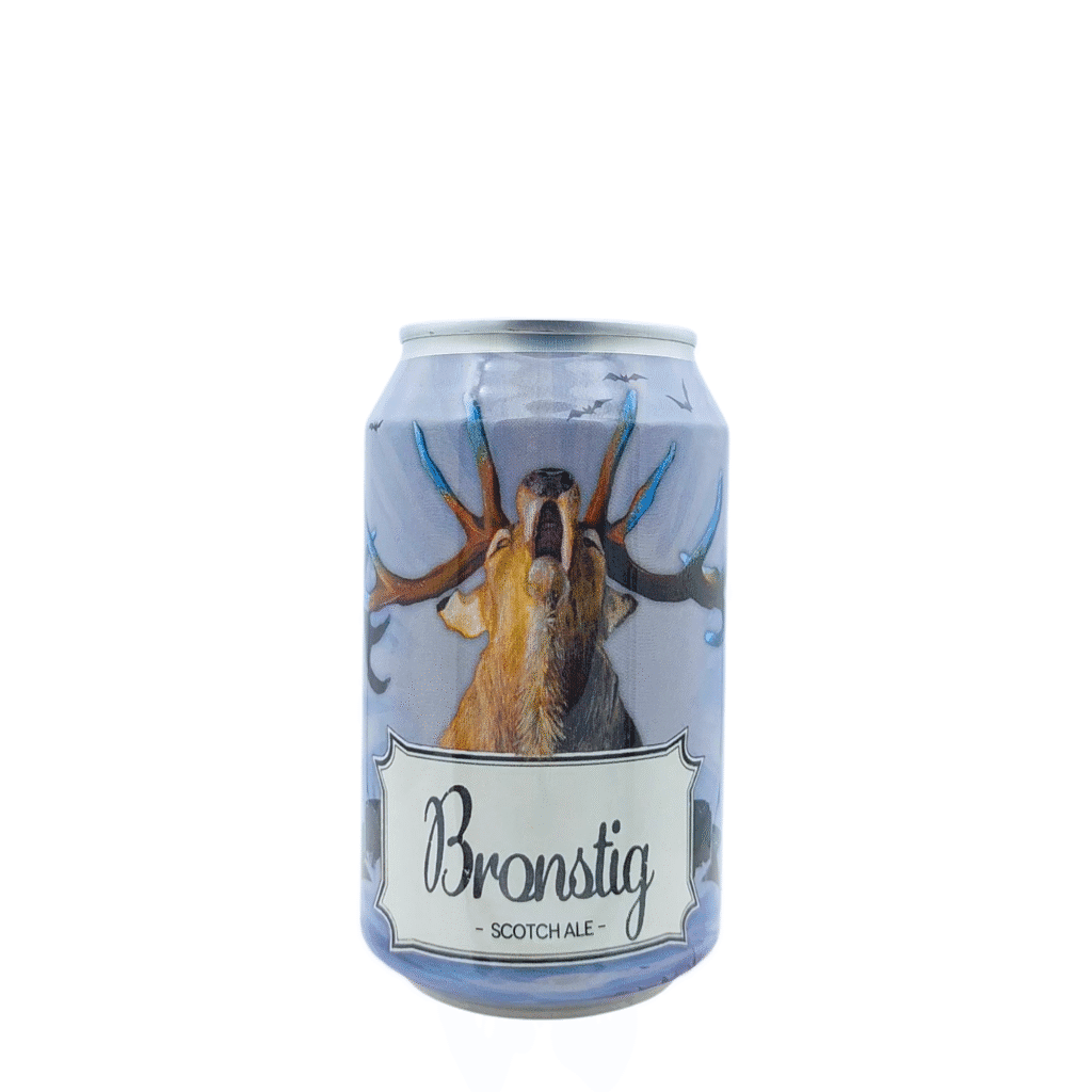 Bronstig Scotch Ale van Brouwerij ’t Blauwe Hert – mahoniebruin bier met karamel, toffee en rozijn, fles en glas in sfeervolle setting