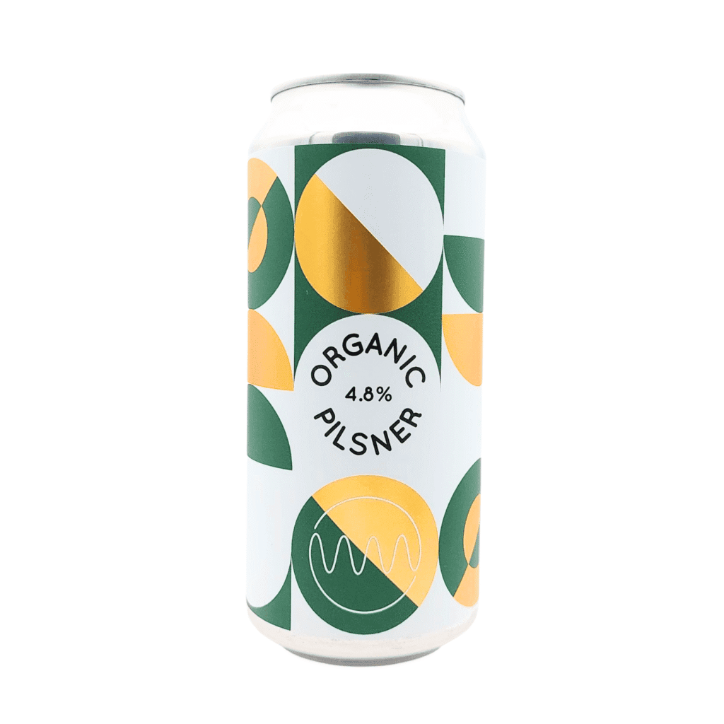Organic Pilsner – Gamma Brewing (blik) Een frisse, zuivere pilsner van 4,8%, gebrouwen met biologische Gyrup Gårdmalt-mout en gehopt met Smaragd en Mandarina Bavaria. Licht, helder en modern-fris. Wat kun je verwachten? Stijl: Organic Pilsner ABV: 4,8% | 44cl blik Smaak: Citrus, mandarijn, kruiden, lichte bitterheid Mondgevoel: Crisp, licht en verfrissend Afdronk: Helder, clean en subtiel hoppig Smaakprofiel: Organic Pilsner combineert een cleane moutbasis met frisse hoptonen. Smaragd brengt een kruidige, licht aardse laag mee, terwijl Mandarina Bavaria zorgt voor zachte citrus- en mandarijnaroma’s. Klassiek pils, maar dan met een biologische, moderne twist. Biologisch & helder Gemaakt met biologische mout, wat deze pilsner een zuivere en uitgesproken frisse basis geeft — perfect voor wie houdt van clean en crispy. Wat maakt deze pilsner uniek? De combinatie van klassieke pilsnerfrisheid met moderne Duitse hoppen. Licht in alcohol, maar rijk aan smaak dankzij hoogwaardige biologische ingrediënten. 🎯 Foodpairing & serveertips: 🥗 Past goed bij frisse salades met limoen of vinaigrette 🐟 Heerlijk bij lichte visgerechten en ceviche 🍗 Combineert mooi met gegrilde kip of milde gerechten Serveertip: Drink ijskoud bij 4–6°C voor ultieme crispness. Untappd-score: 3.30/5 “Clean, modern en verfrissend — een biologische pilsner met subtiel hopkarakter.”
