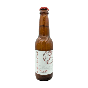 Bruine bierfles Thorns Wit Saison Blanche met een wit label met een illustratie van een vrouw en stadsgezicht