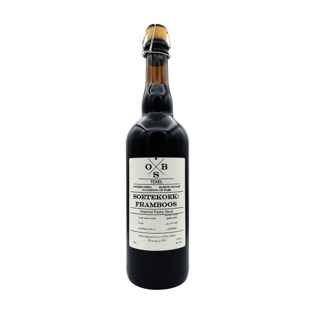 Fles Soetekoek Framboos, een Imperial Pastry Stout met crème kleurig label en kroonkurk met beugelsluiting
