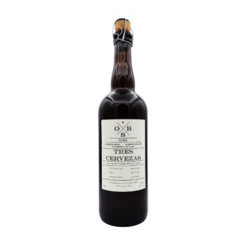 Fles Tres Cervezas, een Oak Aged Tequila Infused Tripel met crème kleurig label en kroonkurk met beugelsluiting