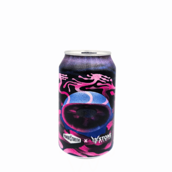 Blikje Imperial Sour, een samenwerking tussen vandeStreek en Stone Brewing, met een paars en roze ruimtevaart ontwerp